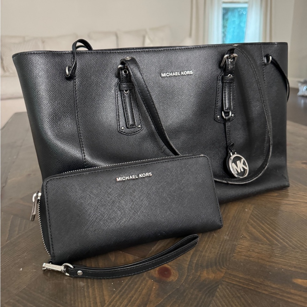 Michael Kors Black Tote Structured Design Saffiano Leather